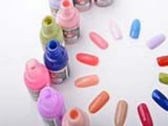 傷んだ爪を優しく可愛く包みませんか。綺麗な指先は胡粉ネイルで彩りを