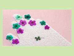 スプリングネイルは押し花をオン！指先満開でフローラル女子に☆