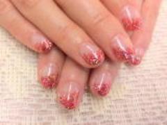 目立つこと間違いなし。冬はキラキラのちょい派手ラメネイルに挑戦