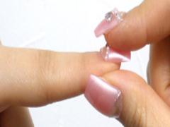 取り外し簡単！何度でも使えちゃう、注目のワンタッチネイル◎