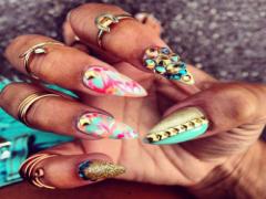 派手ネイル＝若作り注意報「シンプルおしゃれ」なネイルカラー5選