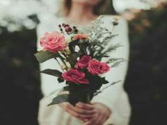 ガーリーネイルの2大スター。ピンクとレッドで叶える恋ネイルカタログ