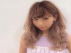 軽やかに、甘味を詰め込む。ピンクグレージュで"あざとカラー"をチェックせよ♡