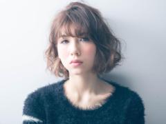 トレンドオーラを手に入れる。ツヤ感・こなれ感・透明感を叶えるヘアスタイルのコツ