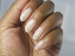 コンデンスミルクじゃ物足りないの。ソフトクリームのような濃厚白ネイル