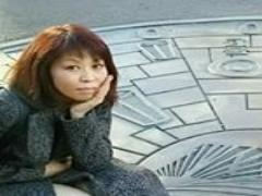 ネイルもアクセサリーでキラキラ輝くの。リング・ネックレスネイルの大人っぽい指先に