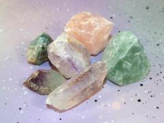 人気の天然石ネイルに"季節感"を投入◇春はホワイトベースにプラスしてみて。