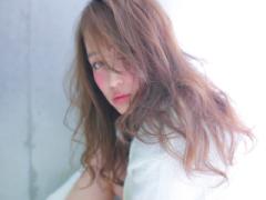 冬引き続きのダークカラーも"かきあげバング"で華やかさと色っぽさをUP！春イメチェンへ♡