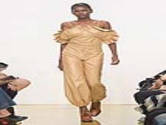 最旬トレンド・フリルネイルで、とびきりガーリーな指先に♡