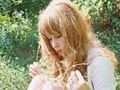 惚れこむツヤ、魅せる輝き。もう一度、黒髪に恋するヘアカタログ