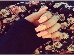 春でもモノトーン女子必見。モノトーンファッションを楽しむ女子専用ネイルカタログ