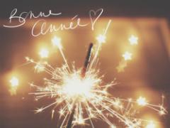 きらきら光るお星様に願いを込めて＊降り注ぐ"スターシャワー"ネイル