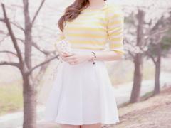 桜に触れる指先をちょっとオトナに♡くすみピンクで叶える、大人可愛い春ネイル