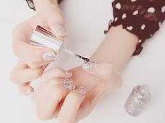 毎晩15分、明日の気分に着替えましょ。7daysワンカラーネイル集