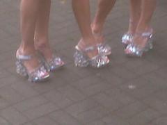 きらめく指先にときめきが止まらないっ♡ホイルネイルのデザインカタログ