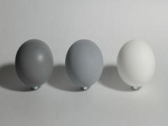 オフィスでも浮かない！クールな私にピッタリのアイスグレーネイル特集