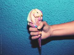 指先から、とろ〜っと溶けだす。アイスみたいなメルティングネイル