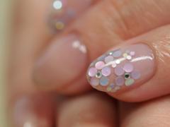 咲かせたいのはホロ花よりも星ホロ。指先で煌めくホログラムネイルデザイン