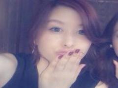 繊細な指先に秘めた強さ。メタリックネイルが見せる凛と美しい女性の法則