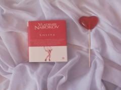 お洒落女子が欲しい物NO.1メダイ。一度は憧れるメルヘンな手元をメダイネイルで