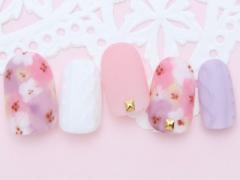 あえて今楽しむの。桜のように舞う“結晶ネイル”で唯一無二の春指に