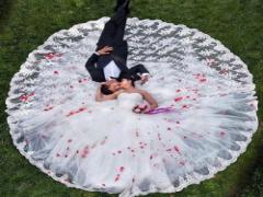 ジューンブライドは、生花を使った花冠で思い出に残る結婚式を。