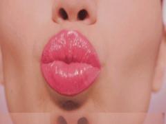 指先にちゅうっとリップネイル♡LOVEが詰まったネイルカタログ