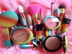 お気に入りを指先にも。”コスメネイル"で気分はいつも女の子♡