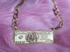 ちょっと物足りない時のスパイスに。さりげなさが丁度いいチェーンネイル