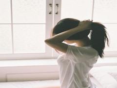 ゆるっ、ふわっ、きゅっで出来上がり。ポニーテールの可愛さは永遠人気♡