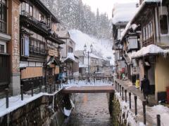 タイムスリップしたみたい！大正ロマン漂う銀山温泉の湯けむりガイド♪
