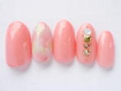 個性のある立体感♡おしゃれなシティガールはストーンネイルに夢中