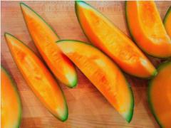 フレッシュなのにピュア。この夏イチの注目カラー、誰もが夢中な “メロンオレンジ” ネイ