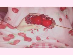 爪まで夏色に染め上げて。どこか懐かしい「夏祭りネイル」で季節を彩る指先に