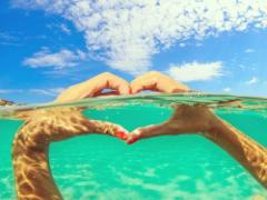 ちゅるんとした天然石を指先に。＃天然石ネイルカタログ