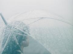 梅雨の合間の小さな奇跡。‟雨の日ネイル”が繋げる1話のお天気ものがたり