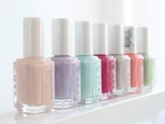 べたぬりはもうおしまい。クリアネイルで初夏にぴったりな透明感を手に入れるの。