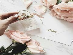 イイ女は手先までも魅力的で。 “香水×ネイル” で気になる彼との恋を手繰り寄せるの