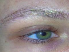 この夏は#クラッシュホロで視線を独占。人気の4色で作る最旬お手本ネイル18選