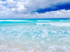 指先をキラキラ夏色に染める♡HOMEIから夏限定のホログラムネイルが登場！