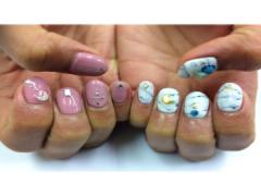 ちぐはぐ感がたまらなくおしゃれ。ハイセンスさが光る”左右非対称ネイル”