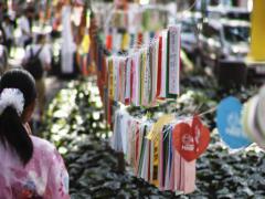 〔大阪〕華やかな"くす玉"に彩られた「梅田七夕」でロマンチックな1日を♡