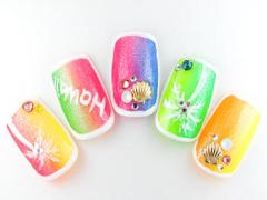 ALOHAな季節がやってくる。インスタで見つけたアロハネイルたち♡