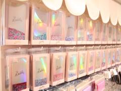 指先に小さなキラキラ空間を♡アクアリウムの世界広がるネイルデザイン