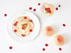 〔期間限定〕桃をまるごと？千疋屋から"まるごと白桃パフェ"が発売♡