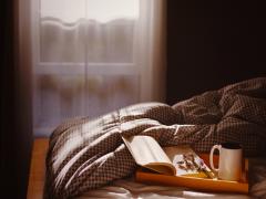 本と私とベット「今夜はうたた寝でも大丈夫」泊まれる本屋であなたの寝る瞬間を幸せに