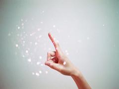 光の反射を味方につけて♡オーロラオーガンジーで、揺らめく輝きを指先に♡