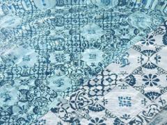 繊細で爽やかな模様にひとめぼれ。カラフルで美しいタイルネイルで夏を過ごす