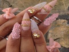 ハデ柄だって上品に仕上げたい♡クリアな透け感楽しむ「囲みネイル」デザイン集