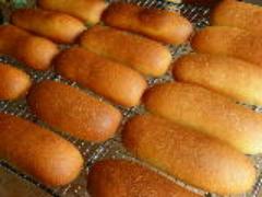 種類豊富なコッペパンが美味。かわいい街のベーカリー「コバトパン工場」